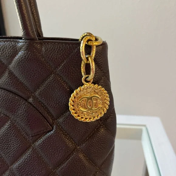 Chanel Medallion Tote in Lambskin - Picture 2 of 12